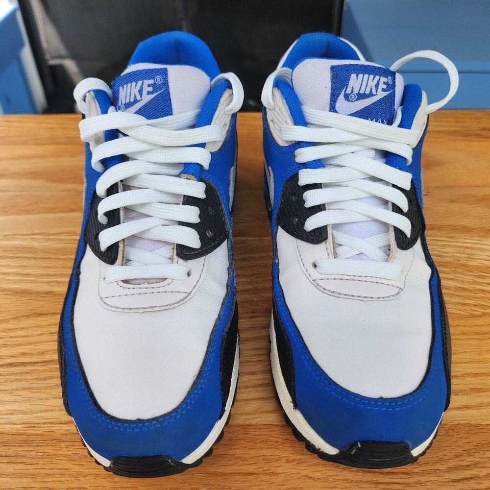 Nike Air Max  Size 5 YOUTH